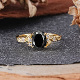 Retro Nature-Inspired 4-Prong Oval-Cut Black Onyx Engagement Ring
