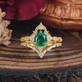 Luxury Vintage Pear-Cut Emerald Engagement Ring Set