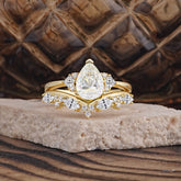 Luxury 3-Prong Pear-Cut Moissanite Engagement Ring Set