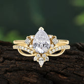 Fashion-Forward Luxury Pear-Cut Moissanite Engagement Ring Set