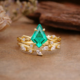 Fashion 4-Prong Kite-Cut Emerald Engagement Ring Set