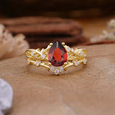 Nature-Inspired 4 Prong Pear-Cut Natural Garnet Ring Set