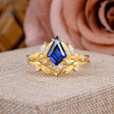Nature Inspired The Dreamy Kite- Cut Sapphire with Fantasy Leaf Gold Ring Set