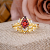 Nature Inspired The Dreamy Kite- Cut Natural Garnet with Fantasy Leaf Gold Ring Set