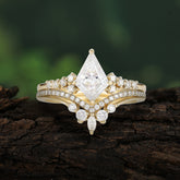 Luxury Kite-Cut Moissanite Engagement Ring
