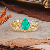 Romantic 5-Prong Pear Cut Emerald Stacking Ring