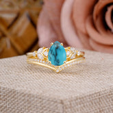 Luxurious Vintage-Inspired 4-Prong Pear-Cut Turquoise Engagement Ring Set
