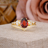 Luxurious Vintage-Inspired 4-Prong Pear-Cut Garnet Engagement Ring Set