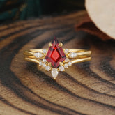 Classic Retro Luxury 4-Prong Kite-Cut Natural Garnet Stackable Ring Set