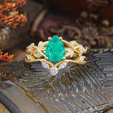 Luxury Nature-Inspired Pear Cut Vintage White 4 Prong Emerald Ring Pave Engagement Ring Set