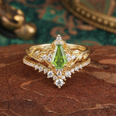 Minimalist Vintage 4-Prong Coffin-Cut Peridot Engagement Ring Set