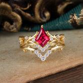 Luxury Vintage 5-Prong Kite-Cut Ruby Engagement Ring Set