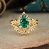 Luxury 4 Prong Pear Cut Emerald Stackable Ring Set