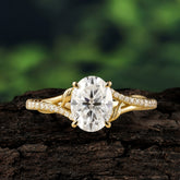 Luxury 4-Prong Oval Moissanite Engagement Ring