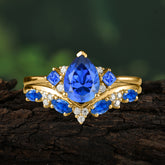 Luxury 3-Prong Pear-Cut Sapphire Engagement Ring Set