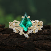 Fashion 4-Prong Kite-Cut Emerald Engagement Ring Set