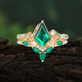 Luxury Nature-Inspired 4-Prong Kite-Cut Emerald Engagement Ring Set