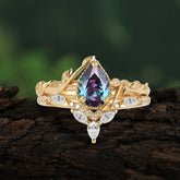 Nature-Inspired 3-Prong Oval-Cut Alexandrite Engagement Ring Set with Vine Accents