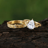 Elegant & Luxurious 5 prong Pear-Cut Moissanite Wedding Band Set