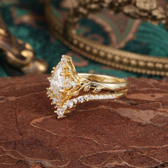 Minimalist Vintage 4-Prong Coffin-Cut Moissanite Engagement Ring Set