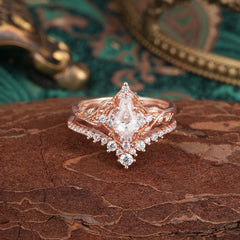 Minimalist Vintage 4-Prong Coffin-Cut Moissanite Engagement Ring Set