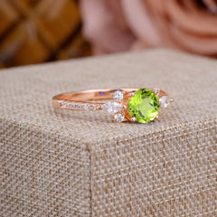 Round Cut Peridot Cluster Engagement Ring 6-Prong Setting