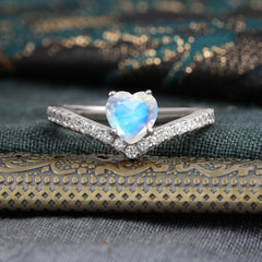 4-Prong Heart Shaped Moonstone Engagaement Ring Classic Wedding Ring