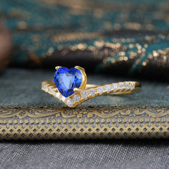 4-Prong Heart Shaped Sapphire Engagaement Ring Classic Wedding Ring
