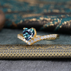 4-Prong Heart Shaped Alexandrite Engagaement Ring Classic Wedding Ring