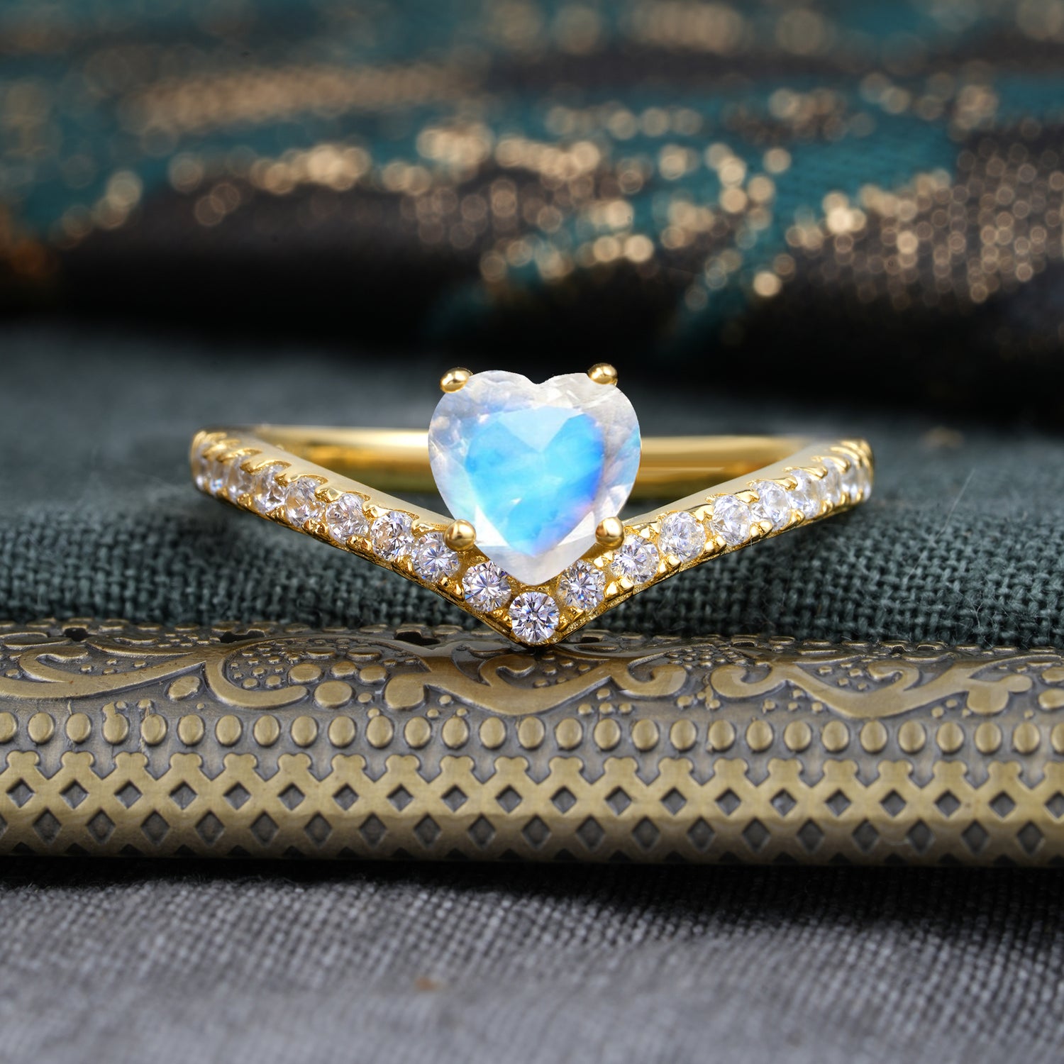 4-Prong Heart Shaped Moonstone Engagaement Ring - Romalar Jewelry