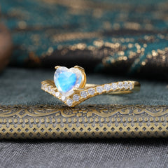 4-Prong Heart Shaped Moonstone Engagaement Ring Classic Wedding Ring