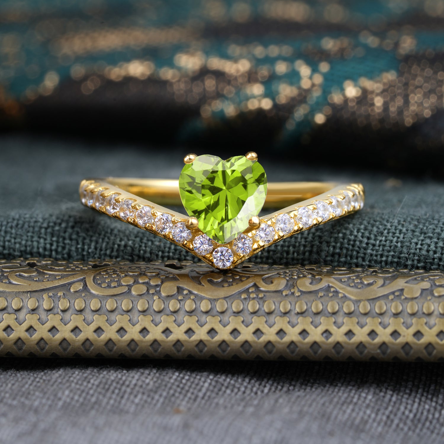 4-Prong Heart Shaped Peridot Engagaement Ring