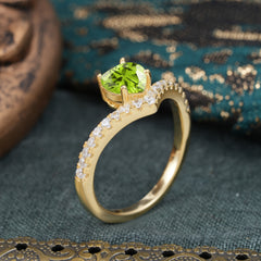 4-Prong Heart Shaped Peridot Engagaement Ring Classic Wedding Ring