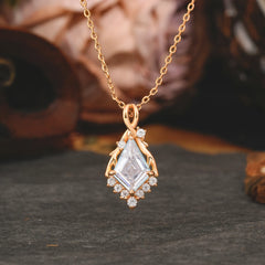 Natural-Inspired Vintage 4-Prong Kite Cut Necklace Pendant