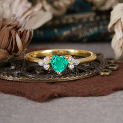 Heart Cut Classic Emerald Engagement Ring Side with 3-stone