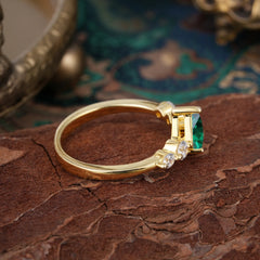 Pear Cut 3 Prong Classic Emerald Wedding Ring Promise Side Stone Anniversary Ring