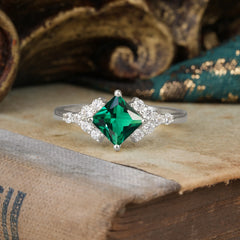 Dainty Princess Cut Emerald Enagement Ring Vintage Side Stone Ring