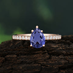 1.25 Carat Pear Cut Classic Green Emerald Anniversary Ring for Girlfriend Tanzanite