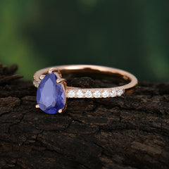 1.25 Carat Pear Cut Classic Green Emerald Anniversary Ring for Girlfriend Tanzanite