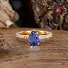 1.25 Carat Pear Cut Classic Green Emerald Anniversary Ring for Girlfriend Tanzanite
