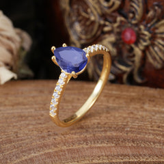 1.25 Carat Pear Cut Classic Green Emerald Anniversary Ring for Girlfriend Tanzanite
