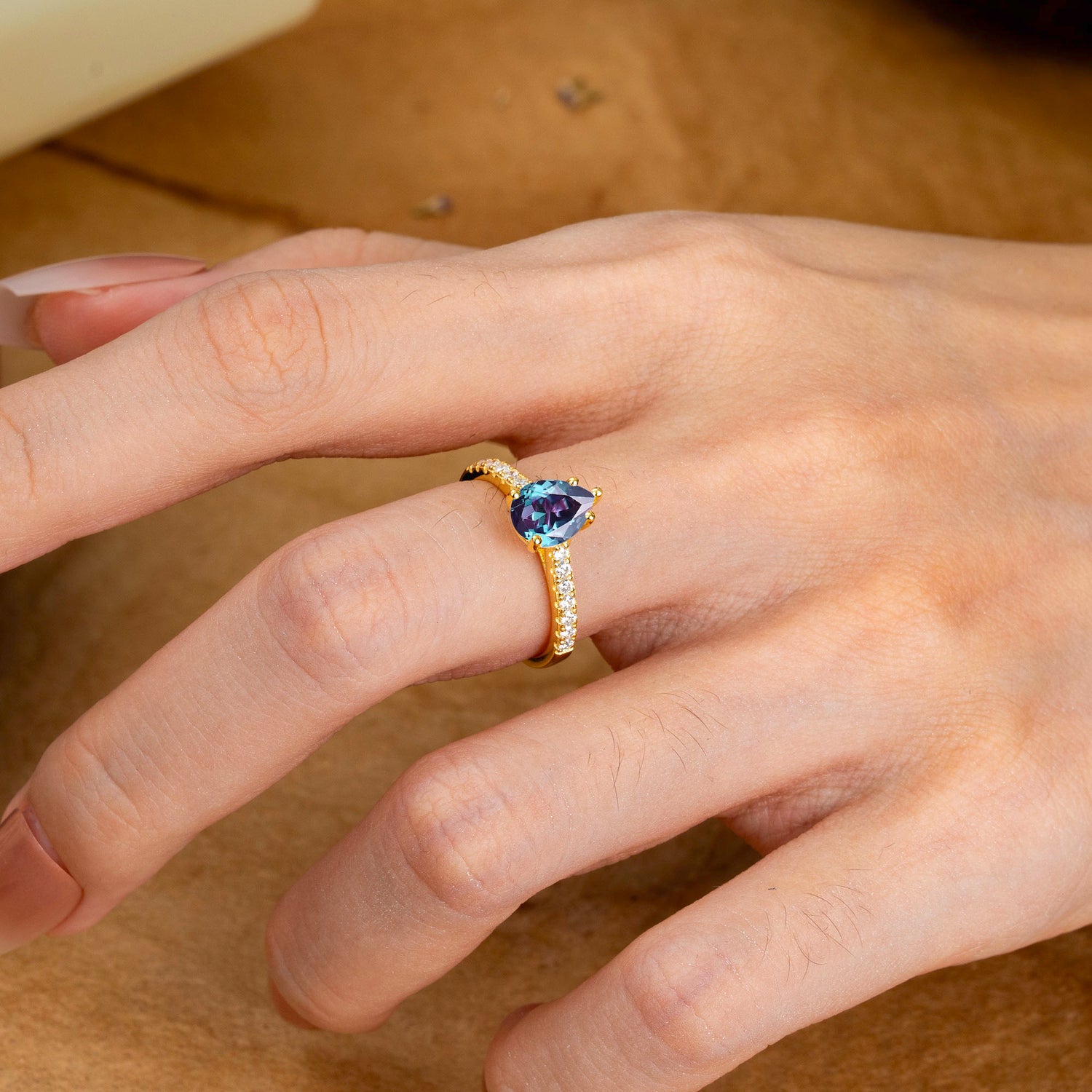 1.25 Carat 14K White Gold Pear Cut Classic Anniversary Ring for Girlfriend Alexandrite