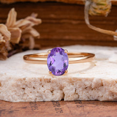 Minimalist Oval Cut 1.5 Carat Amethyst Solitaire Engagement Ring