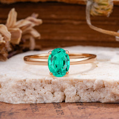 Minimalist Oval Cut 1.5 Carat Emerald Solitaire Engagement Ring