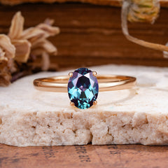Minimalist Oval Cut 1.5 Carat Alexandrite Solitaire Engagement Ring
