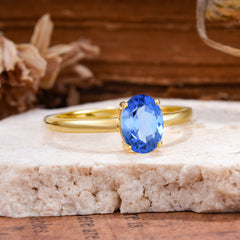 Minimalist Oval Cut 1.5 Carat Sapphire Solitaire Engagement Ring