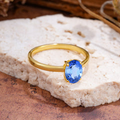 Minimalist Oval Cut 1.5 Carat Sapphire Solitaire Engagement Ring