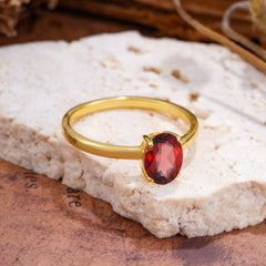 Minimalist Oval Cut 1.5 Carat Garnet Solitaire Engagement Ring