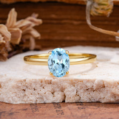 Minimalist Oval Cut 1.5 Carat Aquamarine Solitaire Engagement Ring