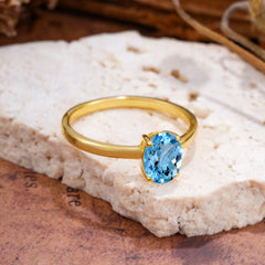 Minimalist Oval Cut 1.5 Carat Aquamarine Solitaire Engagement Ring